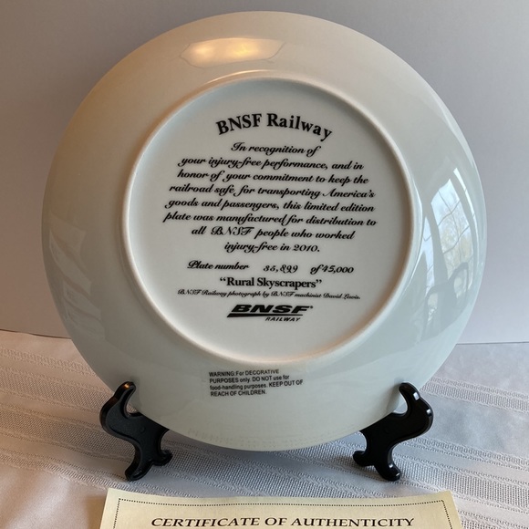 BNSF Railway “Rural Skyscrapers” Collectors Plate 2010 Safety Award - Picture 2 of 3